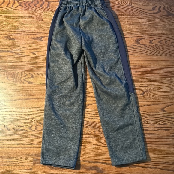 🌿Colloseum UVA YOUTH S grey and navy logo sweatpants🌿 - Picture 3 of 3